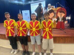 Македонските јуниори-информатичари ја заокружија успешната година за Македонија: Еден сребрен и еден бронзен медал на Јуниорската балканска олимпијада по информатика што се одржува во Ларнака, Кипар